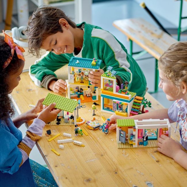 LEGO FRIENDS SCOALA INTERNATIONALA DIN HEARTLAKE 41731 VIVLEGO41731