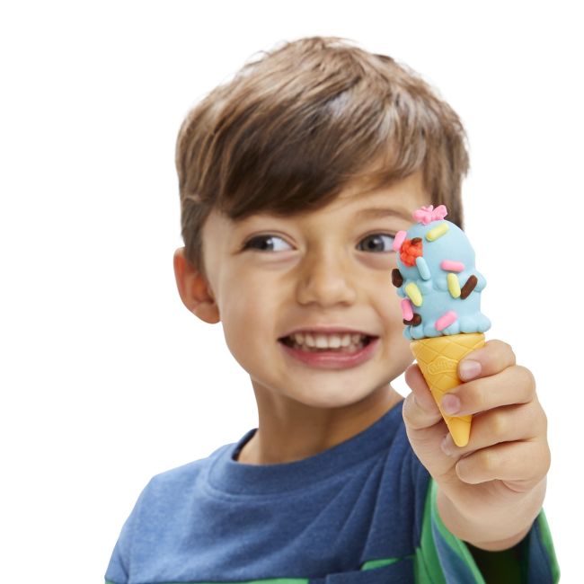 PLAY DOH PEPPA PIG SI MASINA DE INGHETATA VIVF3597