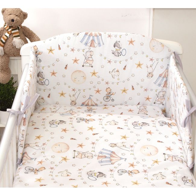 Set Lenjerie Din Bumbac Cu Protectie Laterala Pentru Pat Bebe 120 X 60 Cm, Circ Blue, Amy Pjb84774