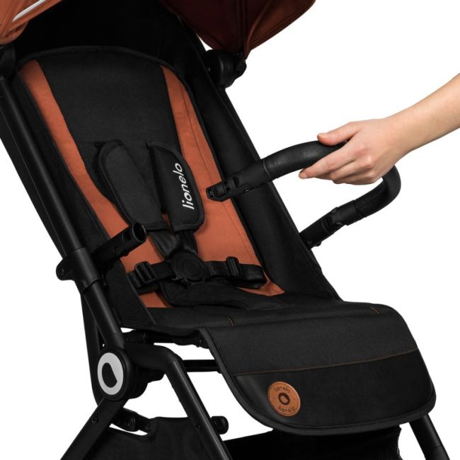 Lionelo - Carucior sport Cloe, De la nastere, Cu accesorii, Cadru din aluminiu, 0-22 kg, Usor, Pliabil cu o singura mana, Ideal pentru toate tipurile de suprafete, Maro BYNLO-CLOE_BROWN_RUST
