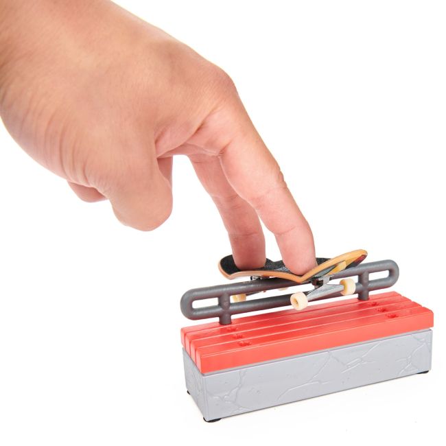 TECH DECK PACHET CU OBSTACOL FINGERBOARD JAMES VIV6061574_20139399