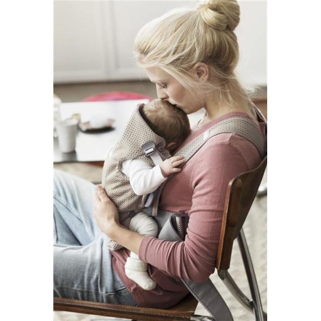 BabyBjorn - Marsupiu anatomic Mini, cu pozitii multiple de purtare – Greige, Mesh BSAFE021002E1