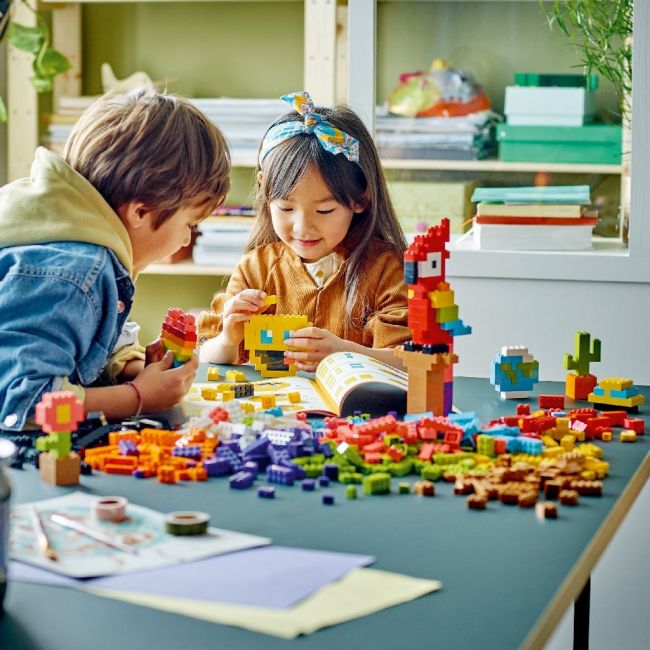 LEGO CLASSIC O MULTIME DE CARAMIZI 11030 VIVLEGO11030