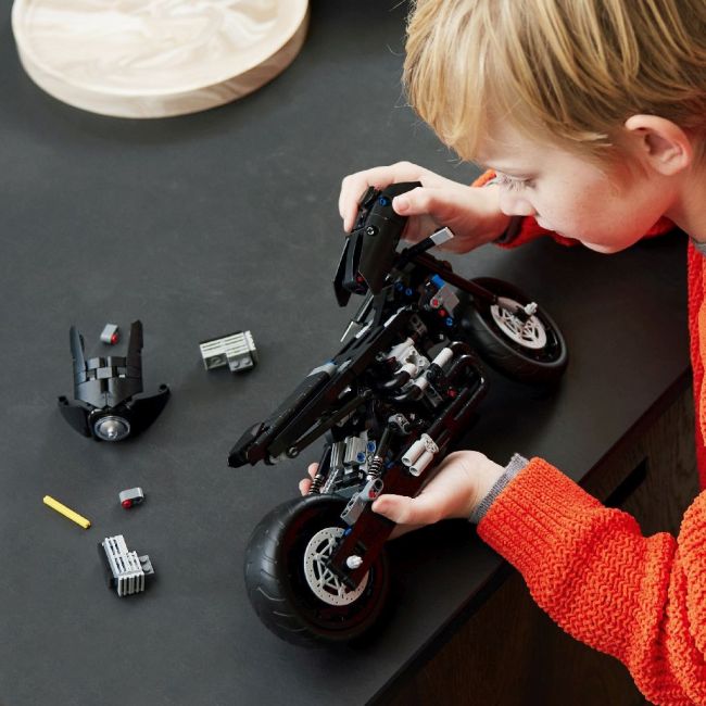 LEGO TECHNIC BATMAN A BATCYCLE 42155 VIVLEGO42155