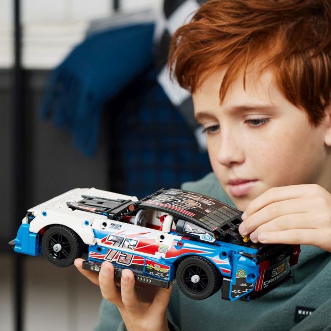 LEGO TECHNIC NASCAR NEXT GEN CHEVROLET CAMARO ZL1 42153 VIVLEGO42153