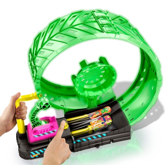 HOT WHEELS MONSTER TRUCK PISTA CASCADORILOR IN BUCLA FOSFORESCENTA VIVMTHBN02