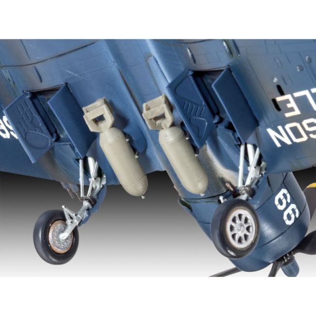 F4U-4 Corsair Revell RV3955 - VRNRV3955