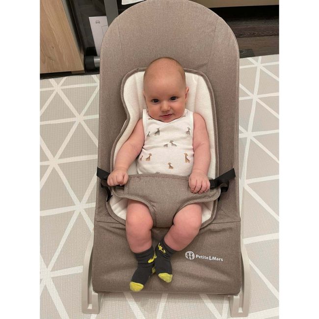 Petite&Mars - Sezlong balansoar, Calmy, Cu centura in 3 puncte, De la nastere pana la 9 kg, Negru BYN915900