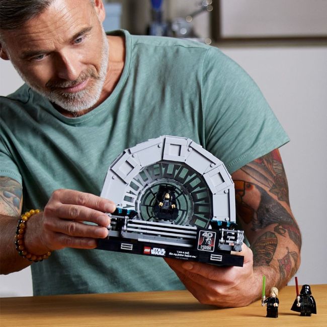 LEGO STAR WARS DIORAMA SALA TRONULUI IMPARATULUI 75352 VIVLEGO75352