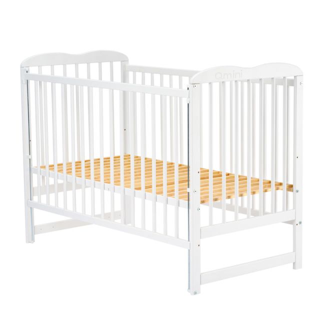 Qmini - Patut din lemn Agata 120x60 cm, Cu laterala culisanta, Din lemn de pin, Stabil si rezistent, Inaltime saltea reglabila pe 3 nivele, Laterala cu 3 bete detasabile, EN716-1, EN716-2, Alb + Saltea 10 cm BYNQMAGA10CM03AL