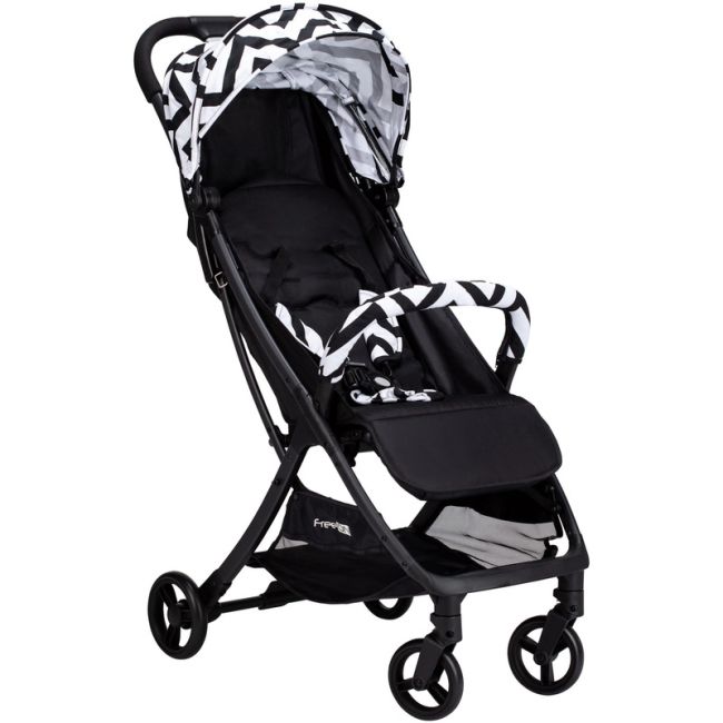 Carucior sport pliabil tip troler, Solo, Tehnologia inovatoare One-Hand Folding, Greutate 6 kg, Cu capotina UPF 50+, Pliere compacta pentru avion, Conform cu standardul european de securitate EN 1888-1:2018, FreeON, Black/White BYN48617