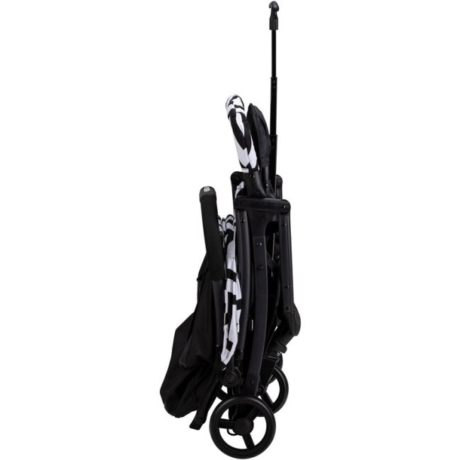 Carucior sport pliabil tip troler, Solo, Tehnologia inovatoare One-Hand Folding, Greutate 6 kg, Cu capotina UPF 50+, Pliere compacta pentru avion, Conform cu standardul european de securitate EN 1888-1:2018, FreeON, Black/White BYN48617