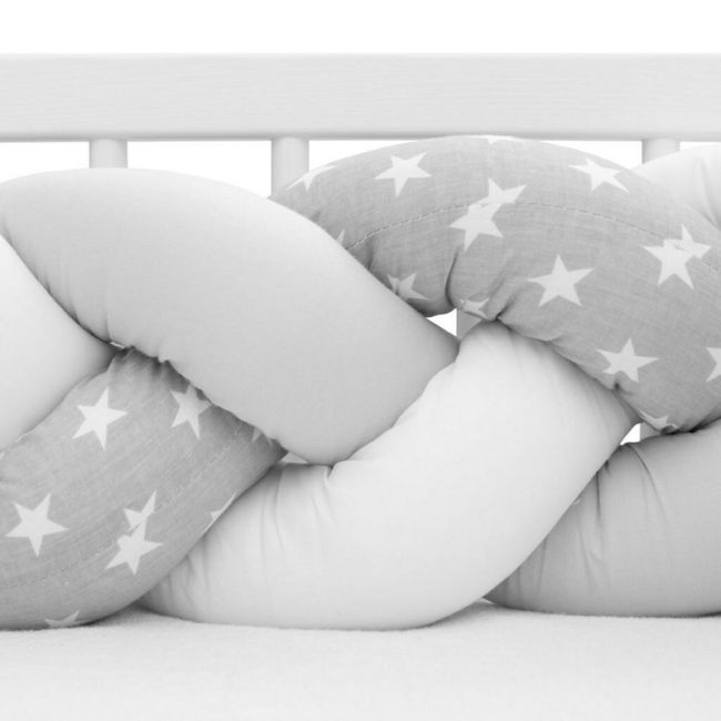 Protectie laterala pentru patut, Tip Bumper impletit, Din bumbac, Din materiale certificate Oeko Tex Standard 100, New Baby, Lungime 225 cm, Stars grey/white BYN42970