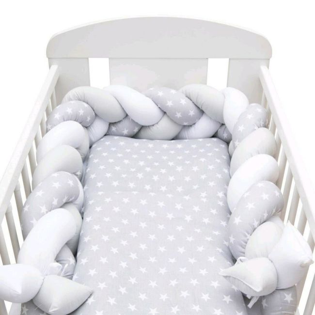 Protectie laterala pentru patut, Tip Bumper impletit, Din bumbac, Din materiale certificate Oeko Tex Standard 100, New Baby, Lungime 225 cm, Stars grey/white BYN42970