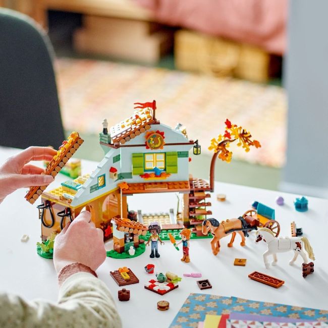 LEGO FRIENDS GRAJDUL PENTRU CAI AL LUI AUTUMN 41745 VIVLEGO41745