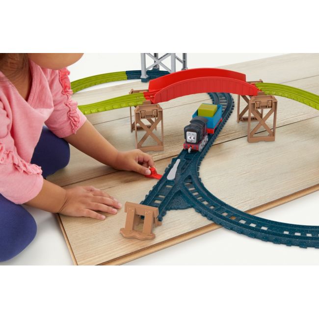 THOMAS SET DE JOACA CU LOCOMOTIVA PUSH ALONG DIESEL SI ACCESORII VIVMTHGY82_HPM62