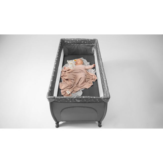 Lionelo - Patut pliant cu doua nivele, Stefi Plus, Cu intrare laterala cu fermoar, 2 roti, 120 x 60 cm, Conform cu standardul european de securitate EN 716, Roz/Galben BYNLO-STEFI_PLUS_PINK_YELLOW