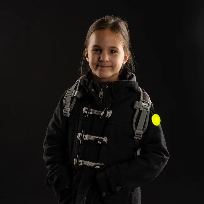 Lumina de siguranta LED reflectorizanta cu semnalizare intermitenta, verde fluorescent, cu carabina de agatare, Reer Light&Go 53253