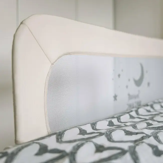 Bariera de protectie pentru pat bebe, Rabatabila, Instalare usoara, Dimensiune 135 x 57 cm, FreeON, Sweet Dreams, Light Beige BYN48471