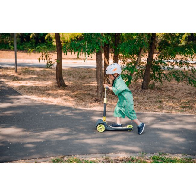 Lionelo - Trotineta Timy, Copii, Pliabila, Pana la 50 Kg, Cu design ergonomic, Cu lumini LED, 26,5 x 60 x 64-76 cm, 3 ani+, Verde BYNLOE-TIMMY_GREEN_LIME