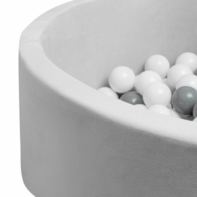 Piscina uscata cu 150 de bile (Alb, gri), Din tesatura fina cu certificare Oeko-Tex Standard 100, Dimensiune 83 x 83 x 30 cm, New Baby, Grey BYN52588