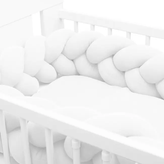 Protectie laterala pentru patut, Tip Bumper impletit, Din muselina, Din materiale certificate Oeko Tex Standard 100, New Baby, Lungime 210 cm, White BYN52138