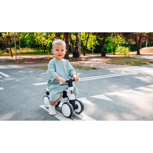 Lionelo - Bicicleta fara pedale, Sammy, Cu 4 roti, Din spuma EVA, Stabila, Manere moi, antiderapante, 12- 36 luni, Greutate maxima suportata 25 kg, Certificata EN 71-1:2014, EN 71-2:2011, EN 71-3:2019, Galben BYNLOE-SAMMY_YELLOW_HONEY