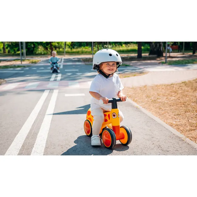 Lionelo - Bicicleta fara pedale, Sammy, Cu 4 roti, Din spuma EVA, Stabila, Manere moi, antiderapante, 12- 36 luni, Greutate maxima suportata 25 kg, Certificata EN 71-1:2014, EN 71-2:2011, EN 71-3:2019, Galben BYNLOE-SAMMY_YELLOW_HONEY