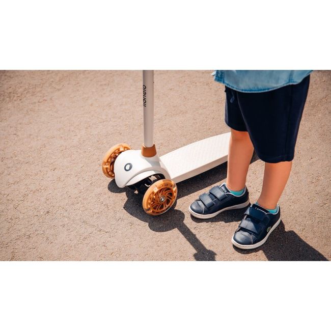 Lionelo - Trotineta pentru copii, Jessy, Pliabila, Pana la 50 Kg, Cu design ergonomic, Cu lumini LED, 56 x 26 x 67-82 cm, 3 ani+, Maro BYNLOE-JESSY_GREY_BROWN