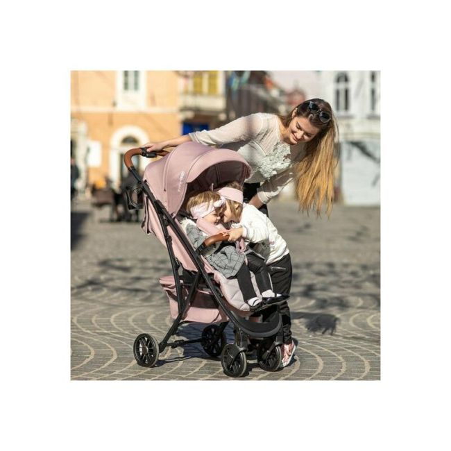Carucior sport pliabil automat Lux Usor 6.6 Kg Tehnologie inovatoare One-Hand Folding De la 6 luni pana la 22 kg Din aluminiu Cu benzi reflectorizante pe capotina FreeON Beige/Black BYN44701