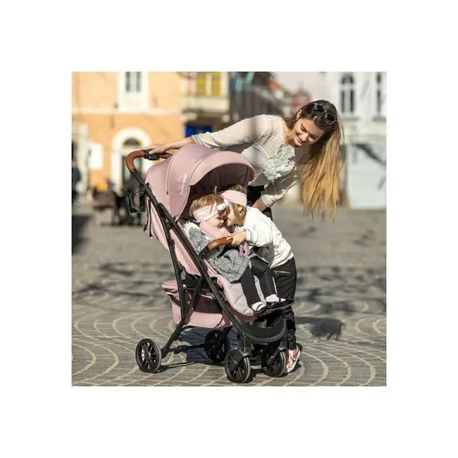 Carucior sport pliabil automat Lux Usor 6.6 Kg Tehnologie inovatoare One-Hand Folding De la 6 luni pana la 22 kg Din aluminiu Cu benzi reflectorizante pe capotina FreeON Beige/Black BYN44701