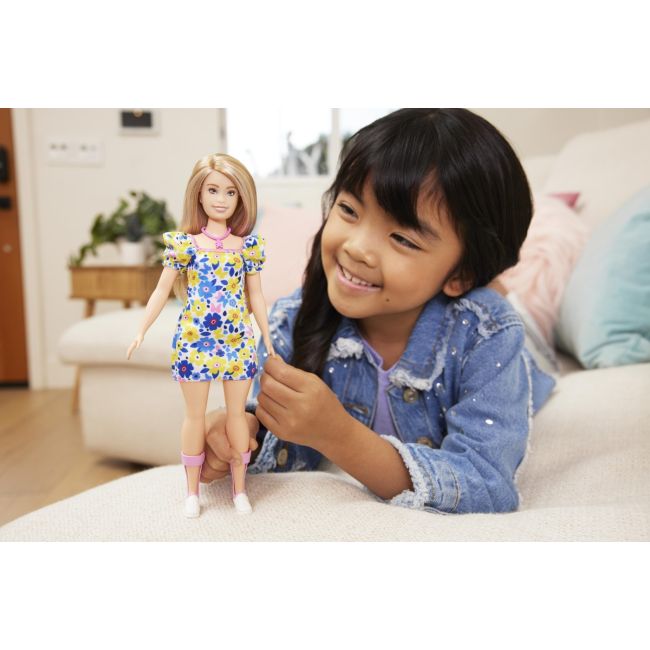 PAPUSA BARBIE FASHIONISTA BLONDA CU SINDROM DOWN VIVMTFBR37_HJT05