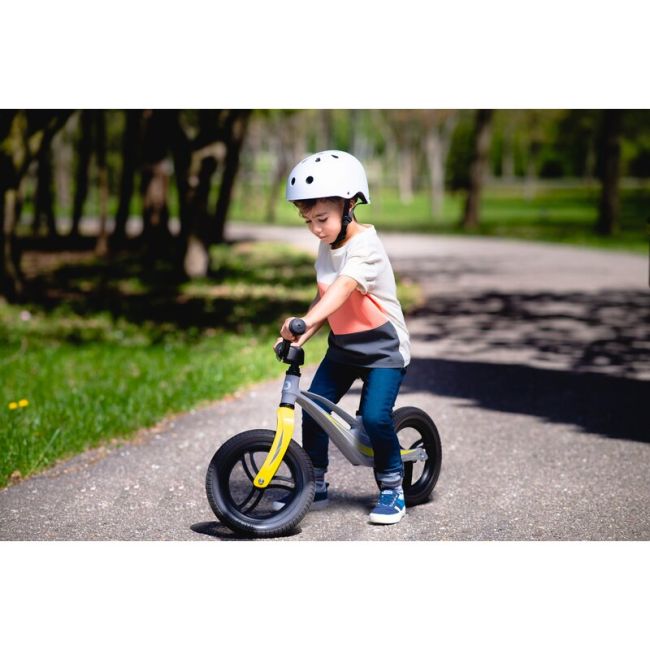 Lionelo - Bicicleta usoara Bart Tour, Fara pedale, Cu cadru din magneziu, Cu ghidon si sa reglabile, Greutate 3.8 Kg, 12 inch, Conform cu standardul european de securitate EN71, Pink Bubblegum BYNLOE-BART_TOUR_PINK_BUBBLEGUM