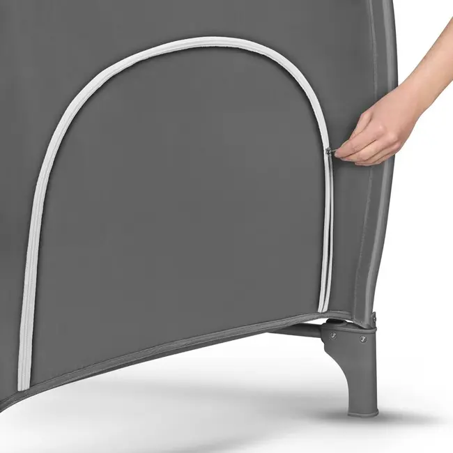 Lionelo - Patut pliant cu doua nivele Sven Plus, 120x60 cm, arcada jucarii, masuta de infasat, vibratii, melodii, conform cu standardele europeane de securitate EN716 si EN12221, Grey BYNLO-SVEN_PLUS_GREY_CONCRETE