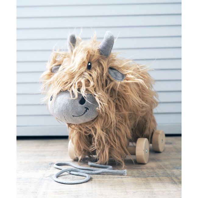 Little Bird Told Me - Hubert Highland Cow Pull Along Toy Cu Roti Detasabile, Pentru Copii Pjblb3102