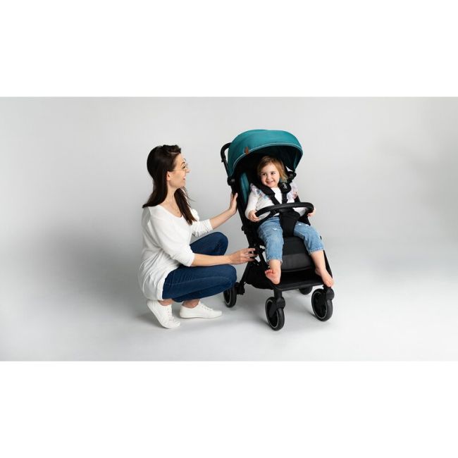 Lionelo - Carucior sport Cloe, De la nastere, Cu accesorii, Cadru din aluminiu, 0-22 kg, Usor, Pliabil cu o singura mana, Ideal pentru toate tipurile de suprafete, Bej BYNLO-CLOE_BEIGE_SAND