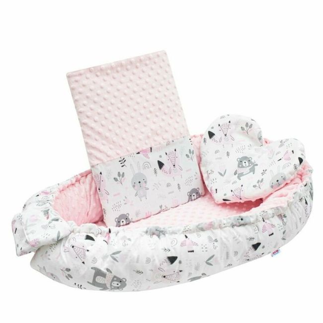 Set 3 piese Luxury, Baby Nest cu doua fete, Cu paturica si pernuta in forma de inima, New Baby, Minky Bears Pink BYN42979