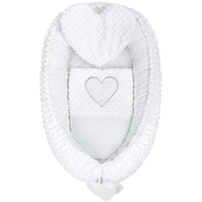 Set 3 piese Luxury, Baby Nest cu doua fete, Cu paturica si pernuta in forma de inima, New Baby, Minky Heart White BYN37140