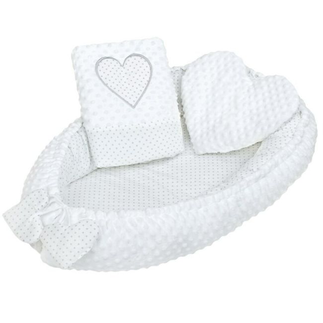 Set 3 piese Luxury, Baby Nest cu doua fete, Cu paturica si pernuta in forma de inima, New Baby, Minky Heart White BYN37140