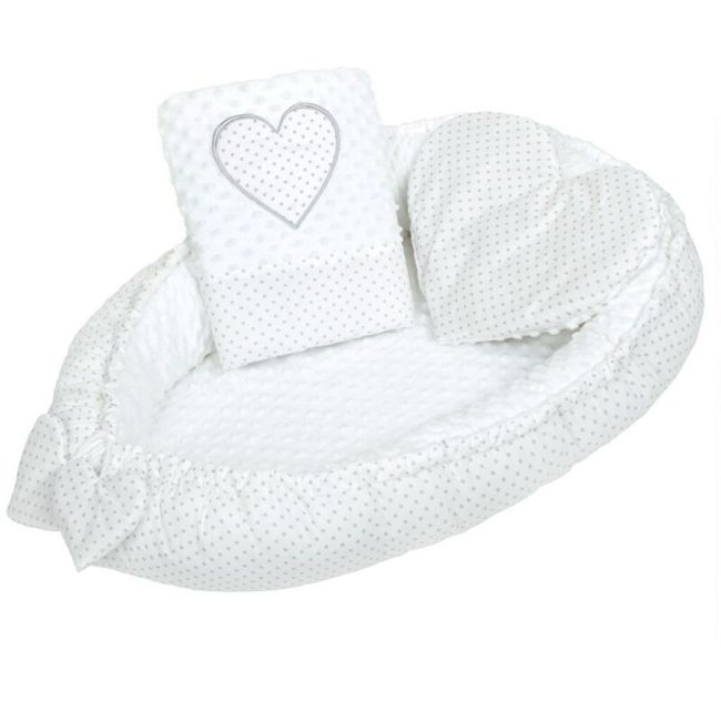 Set 3 piese Luxury, Baby Nest cu doua fete, Cu paturica si pernuta in forma de inima, New Baby, Minky Heart White BYN37140