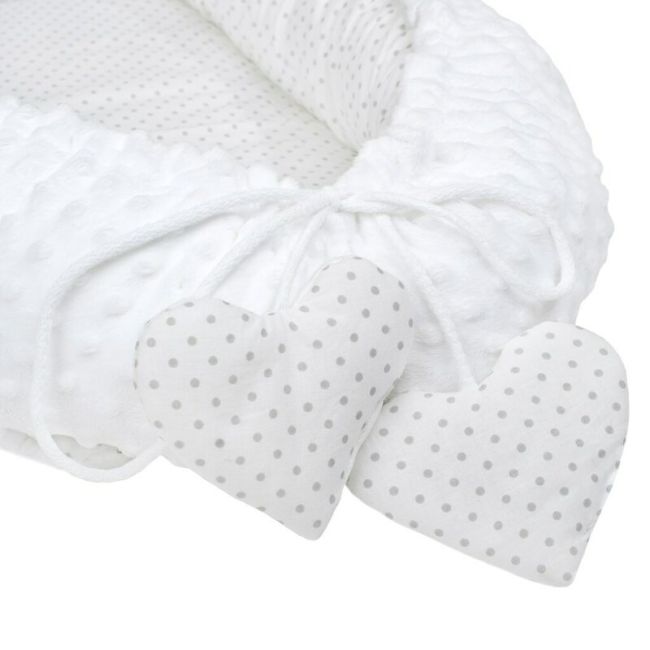 Set 3 piese Luxury, Baby Nest cu doua fete, Cu paturica si pernuta in forma de inima, New Baby, Minky Heart White BYN37140