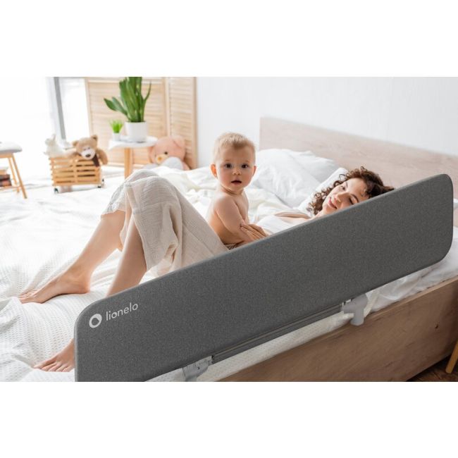 Bariera de protectie pentru pat, Lionelo, Lora XL, Pliabila, Sistem de blocare StandSafe, Geanta de transport inclusa, 150x46 cm, Conform cu BS 7972:2001+A1:2009, Gri BYNLO-LORA_XL_GREY_STONE