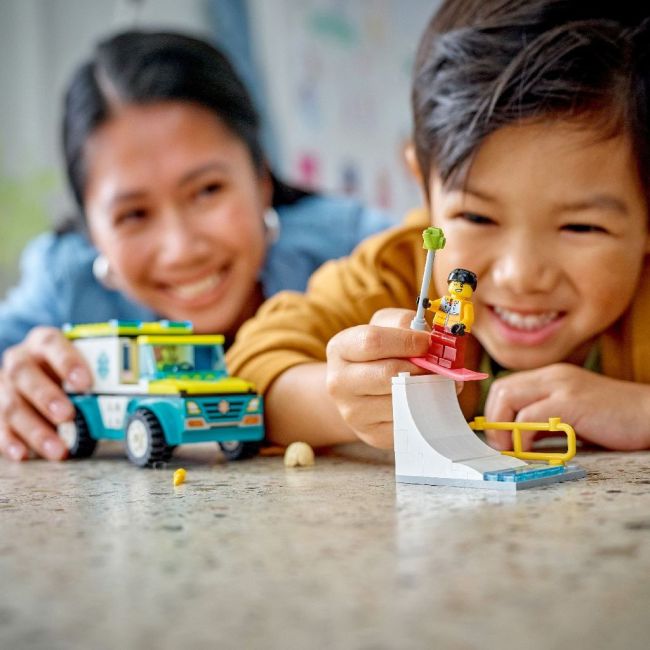 LEGO CITY AMBULANTA DE URGENTA SI PRACTICANT DE SNOW BOARDING 60403 VIVLEGO60403