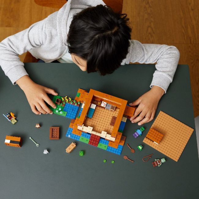LEGO MINECRAFT CASA BROASCA 21256 VIVLEGO21256
