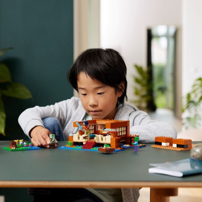 LEGO MINECRAFT CASA BROASCA 21256 VIVLEGO21256
