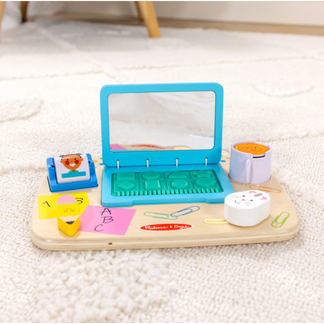 Laptop din lemn de jucarie pentru toddleri - okemd30753