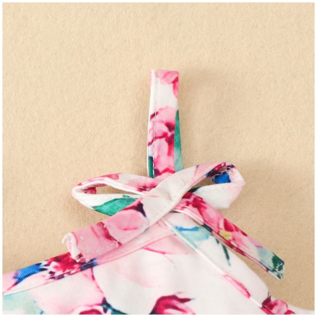 Costumas cu bluzita cu volane si pantalonasi scurti roz MBRZ020-1-DE