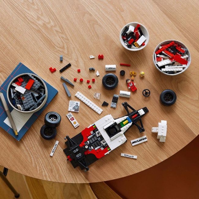 LEGO ICONS MCLAREN MP4/4 SI AYRTON SENNA 10330 VIVLEGO10330