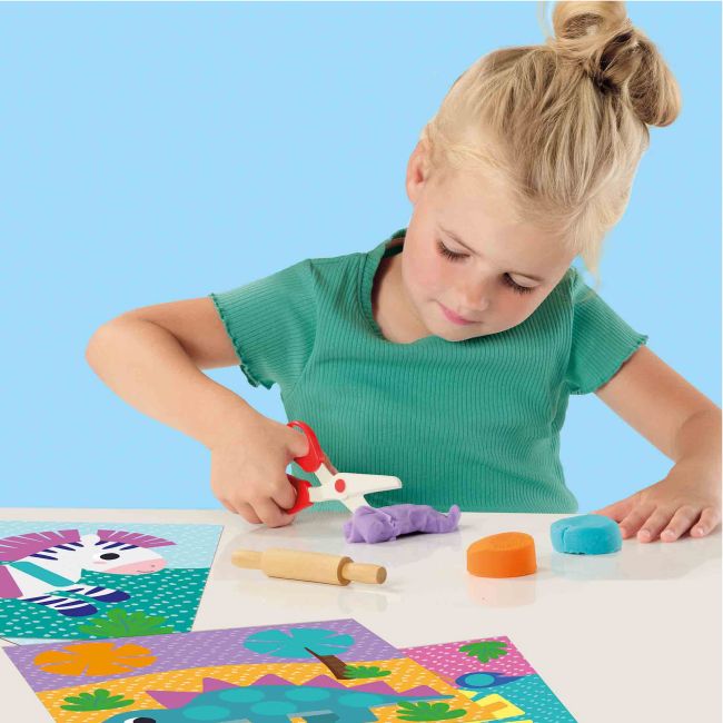 Set creativ - Decupeza si creeaza animale din plastilina TSG42454