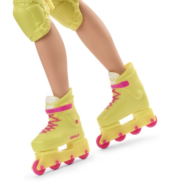BARBIE THE MOVIE PAPUSA KEN CU PATINE CU ROTILE VIVMTHRF28